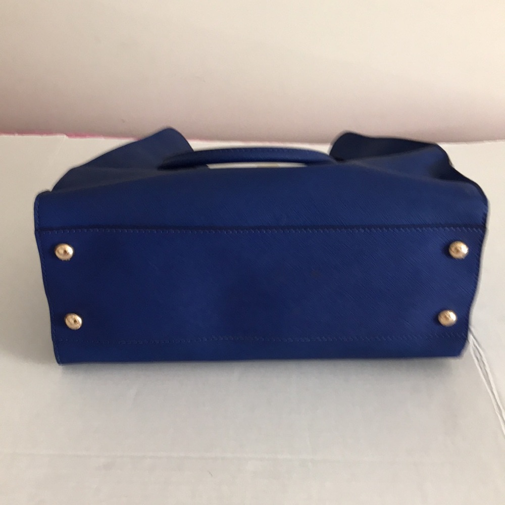 MICHAEL KORS Hand bag used couple times very good condition - Picture 5 of 10